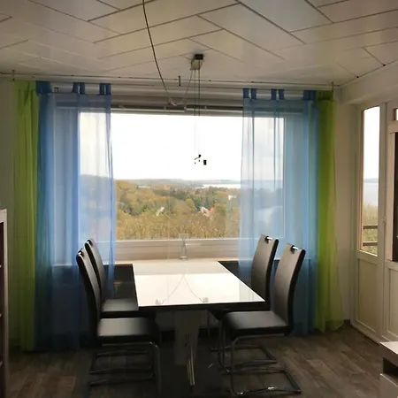 - Traumhafter Seeblick Plön