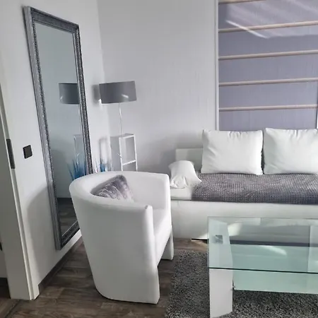 - Traumhafter Seeblick Apartman