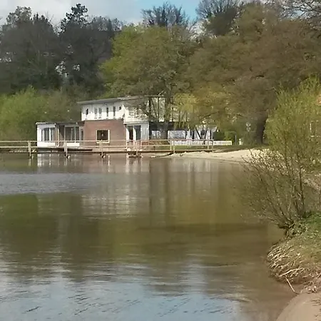 - Traumhafter Seeblick Plön