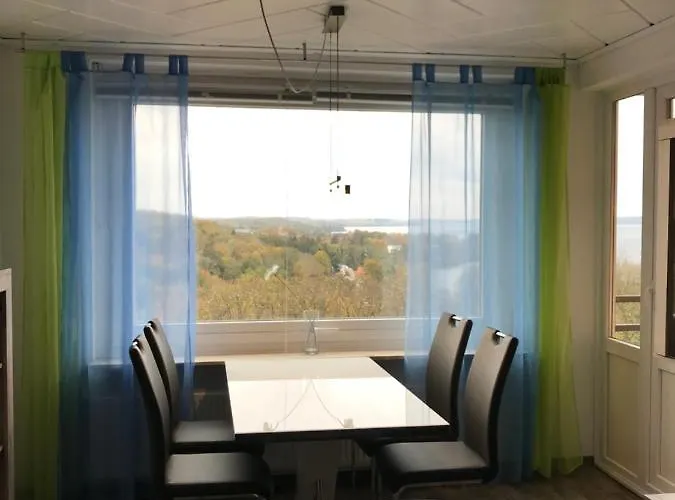 - Traumhafter Seeblick Plön